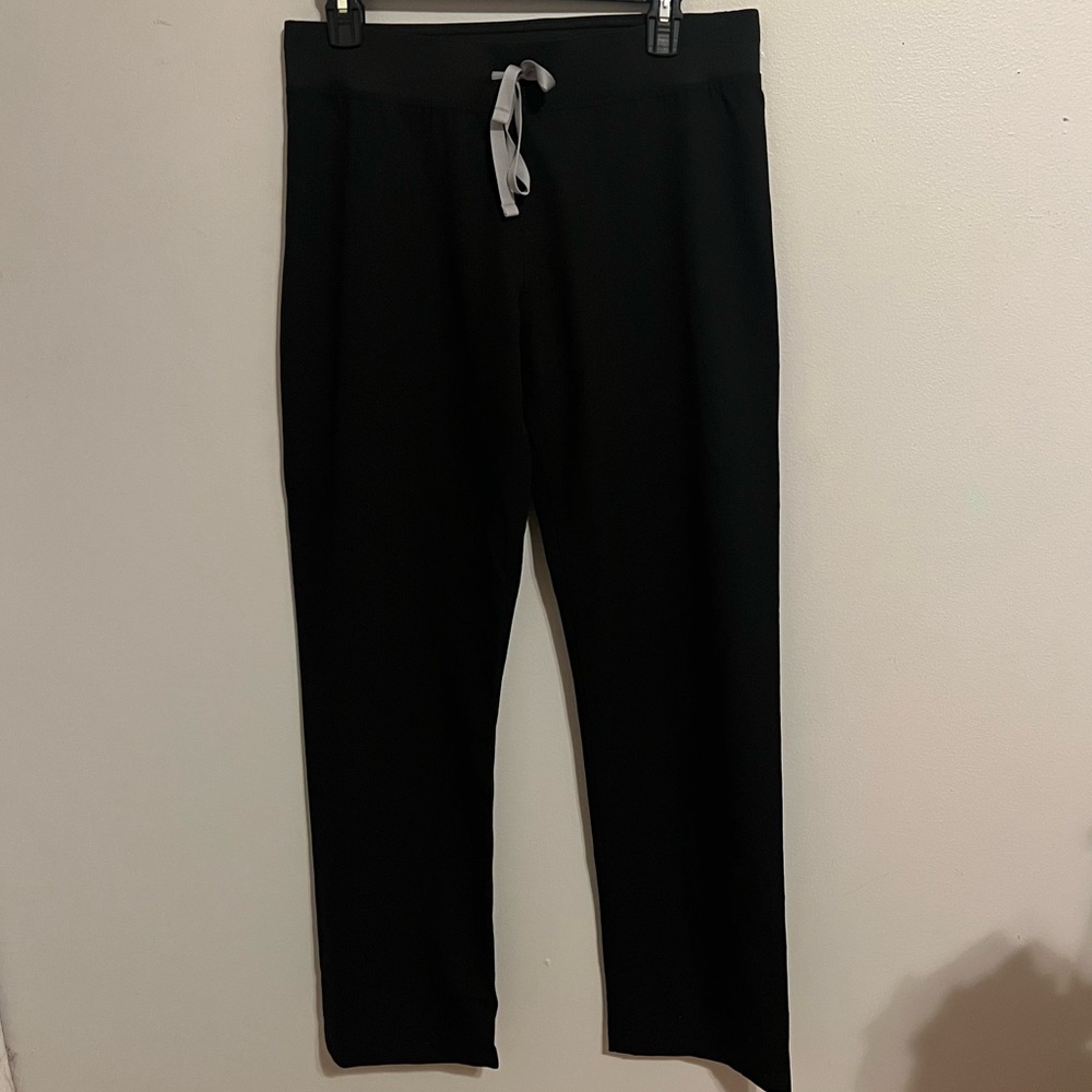 Figs women’s Livingston scrub pants